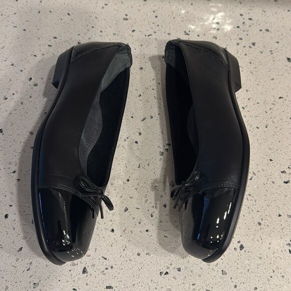 SAS Comfort Slip On Black Leather Shoes Toe Bow Flats Made in USA SZ 8.5 NARROW - Picture 6 of 12